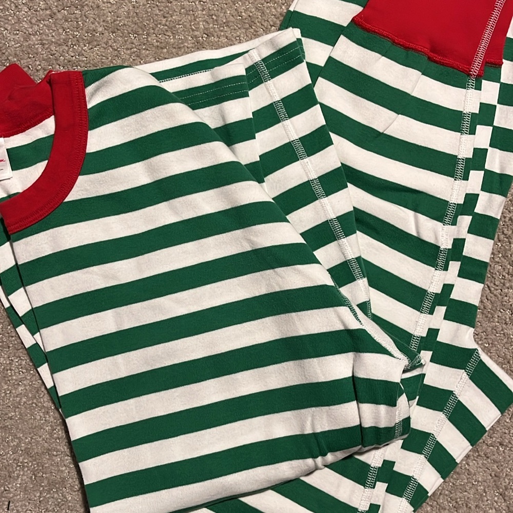 Hanna Andersson Green and White Striped Pajama Set with Red Accents